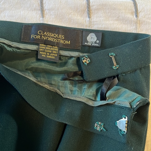 Kelly Green Wool blazer with matching skirt. - Picture 8 of 8